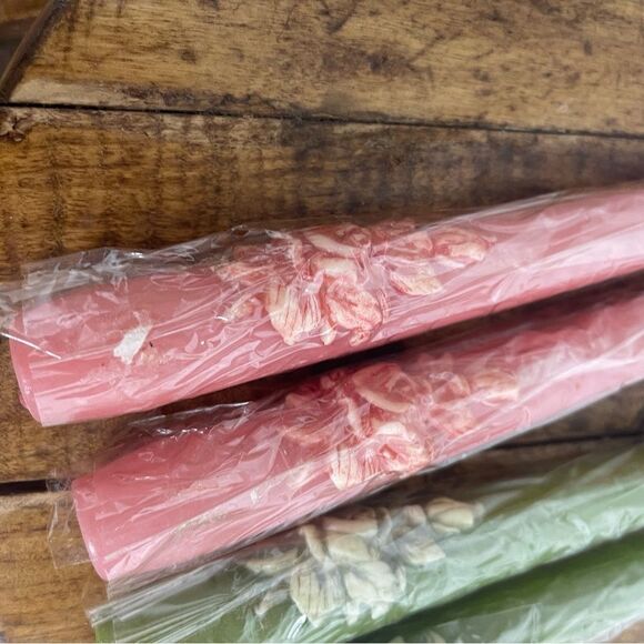 Vintage German pillar candles set of 4 roses pink green - Picture 2 of 5